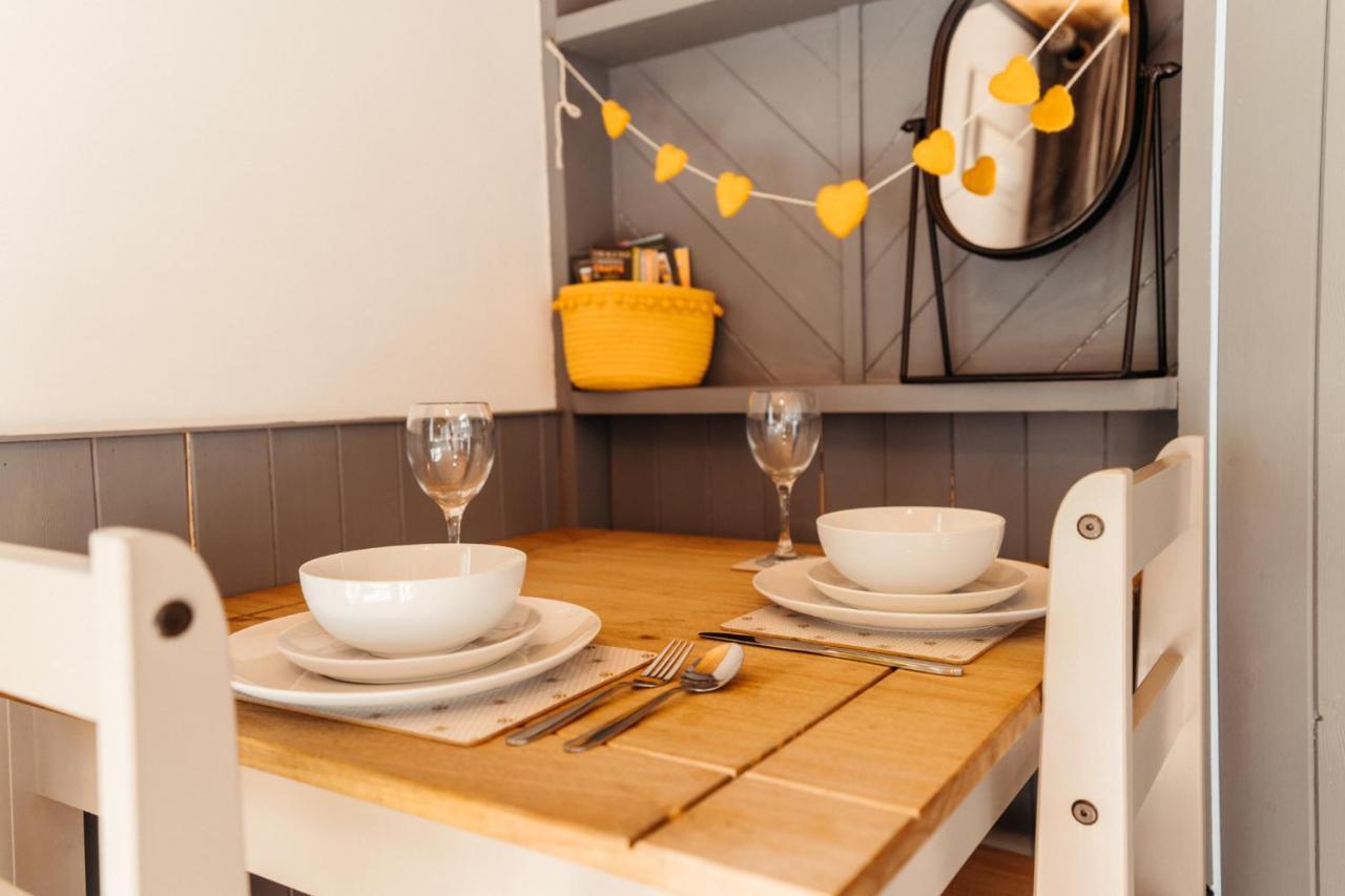Cefn Crib Cabins Махінллет Екстер'єр фото