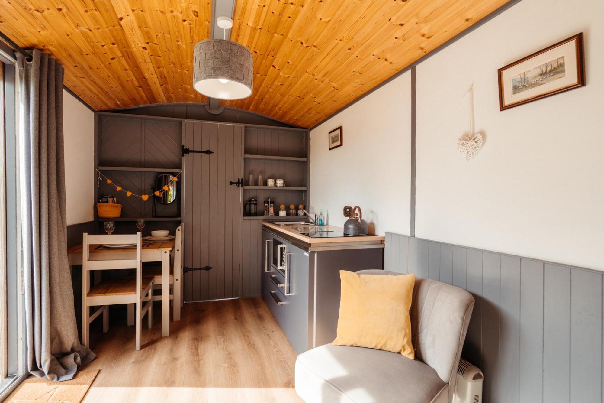 Cefn Crib Cabins Махінллет Екстер'єр фото