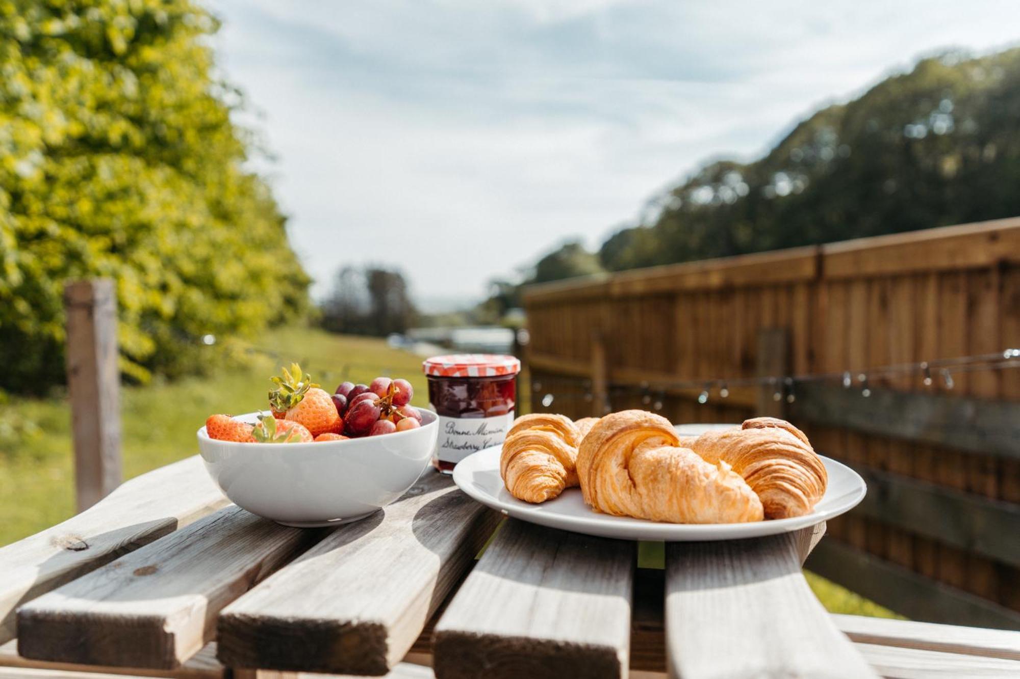 Cefn Crib Cabins Махінллет Екстер'єр фото