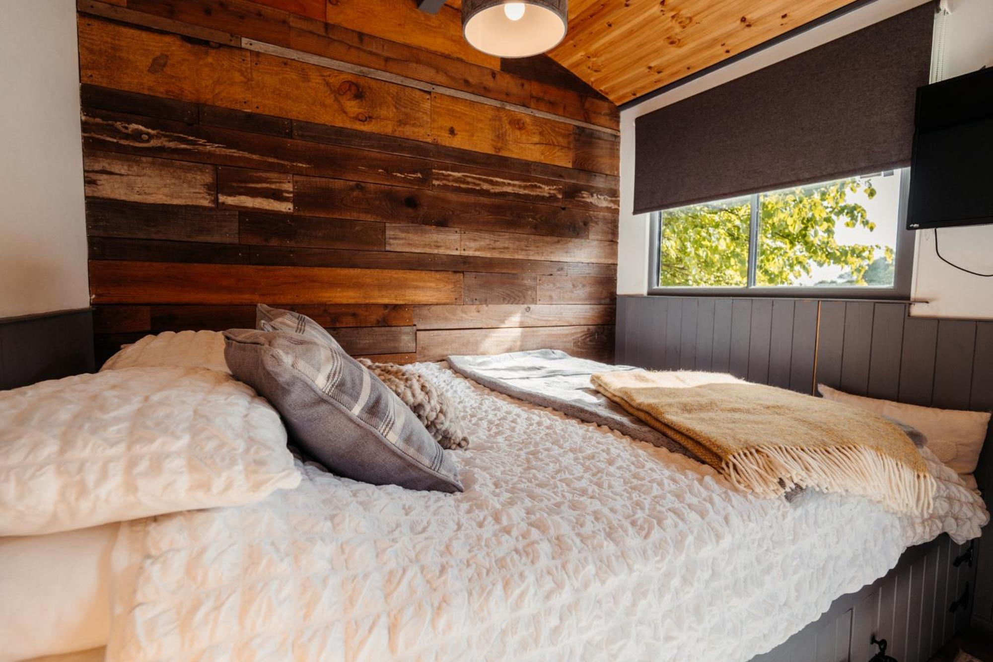 Cefn Crib Cabins Махінллет Екстер'єр фото